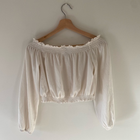 Woman’s Top - Picture 2 of 3